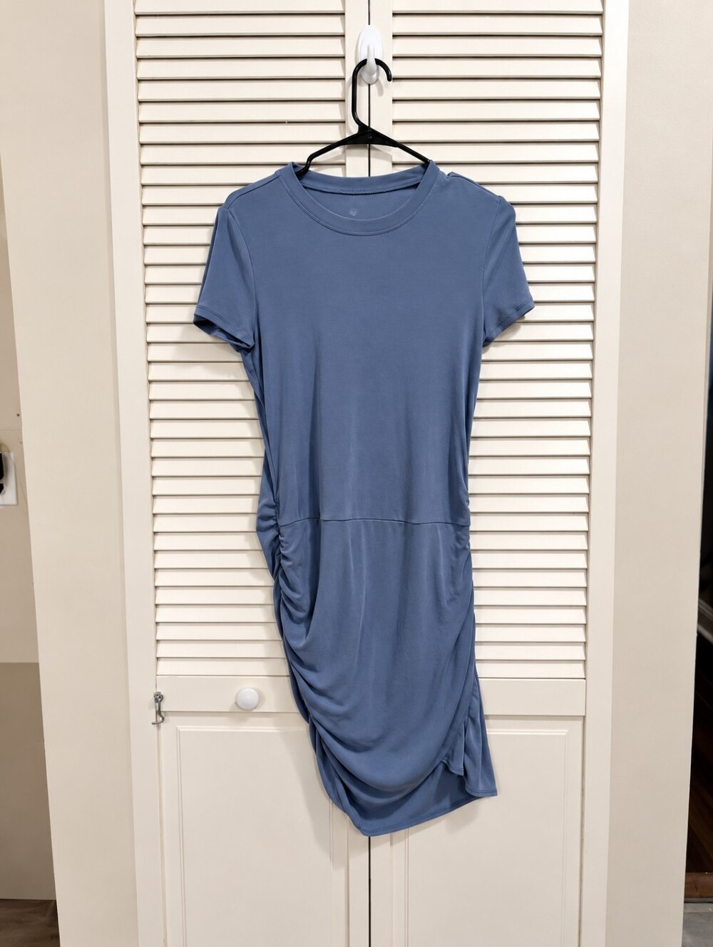 Lululemon Blue Ruched Side Short Sleeve Midi Dress